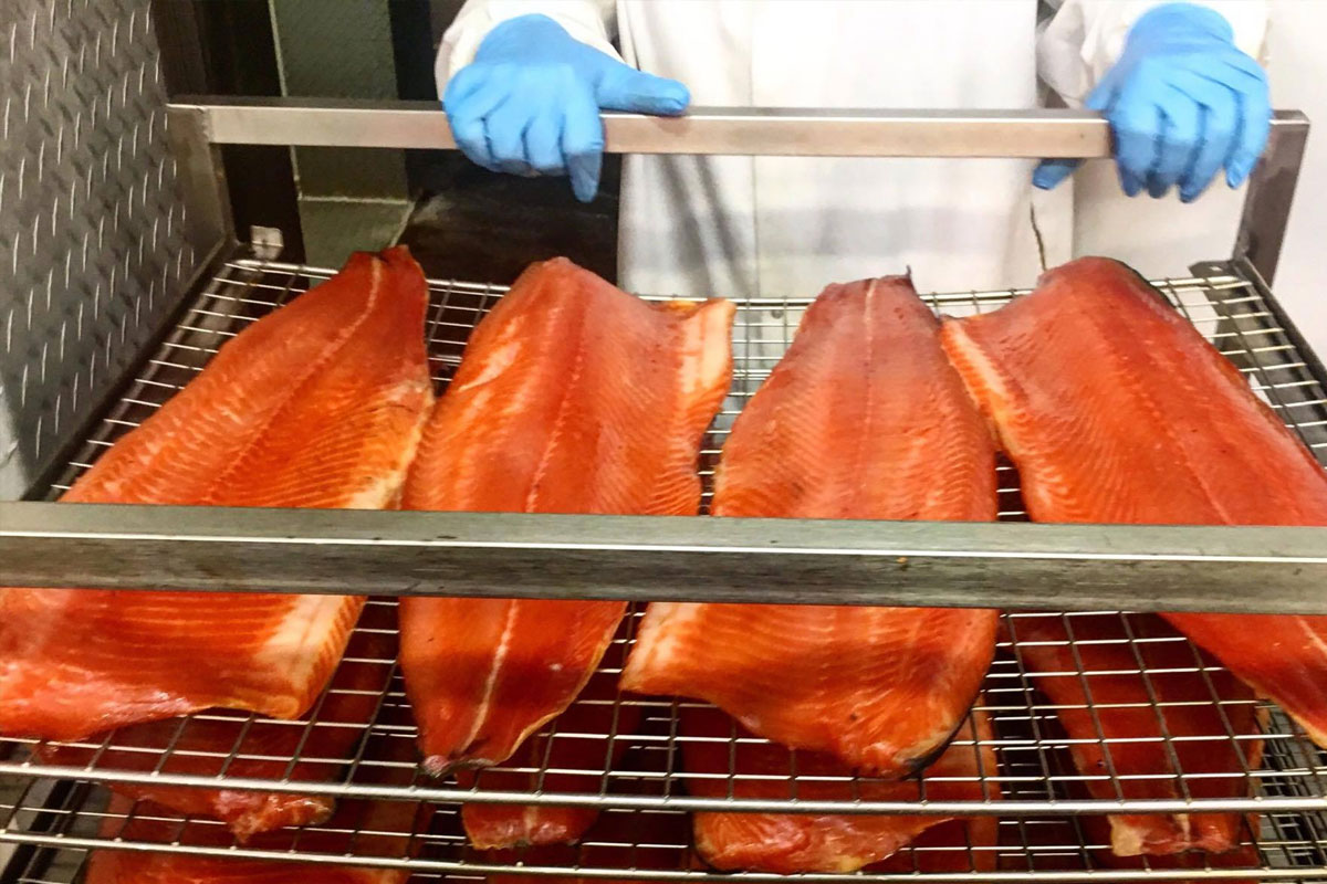 Kun je warm gerookte zalm zo eten?
