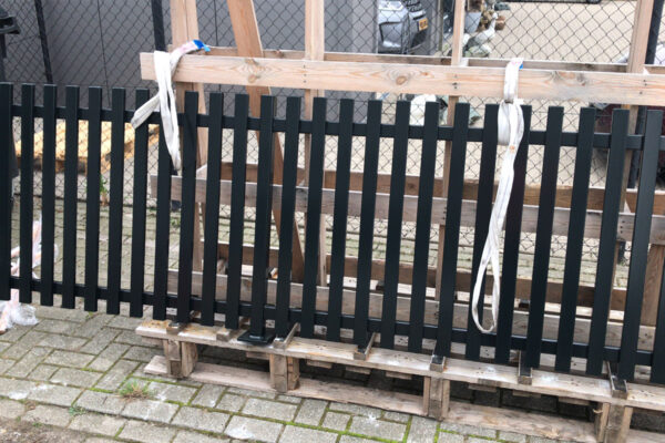 Stalen tuinhek