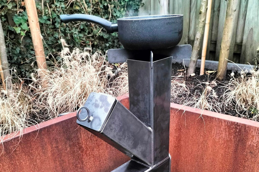 Koken op Rocket Stove