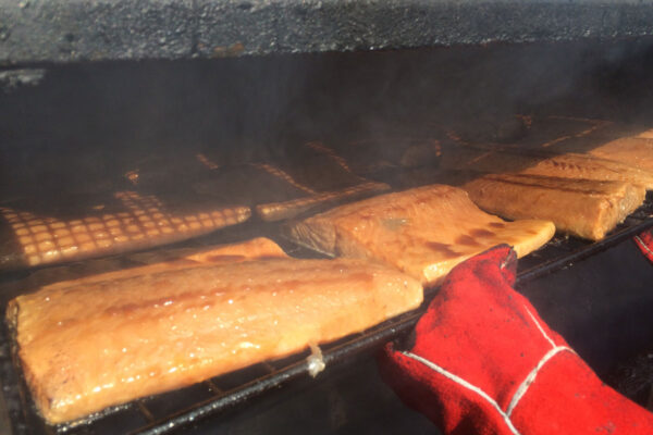 Zalm roken in rookoven