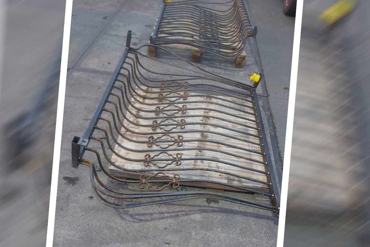 Frans balkonhek met buikspijlen