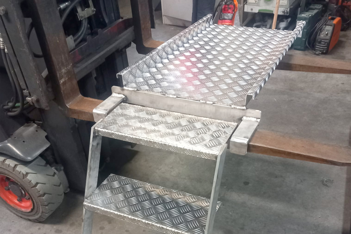 RVS trap met loopplank op maat