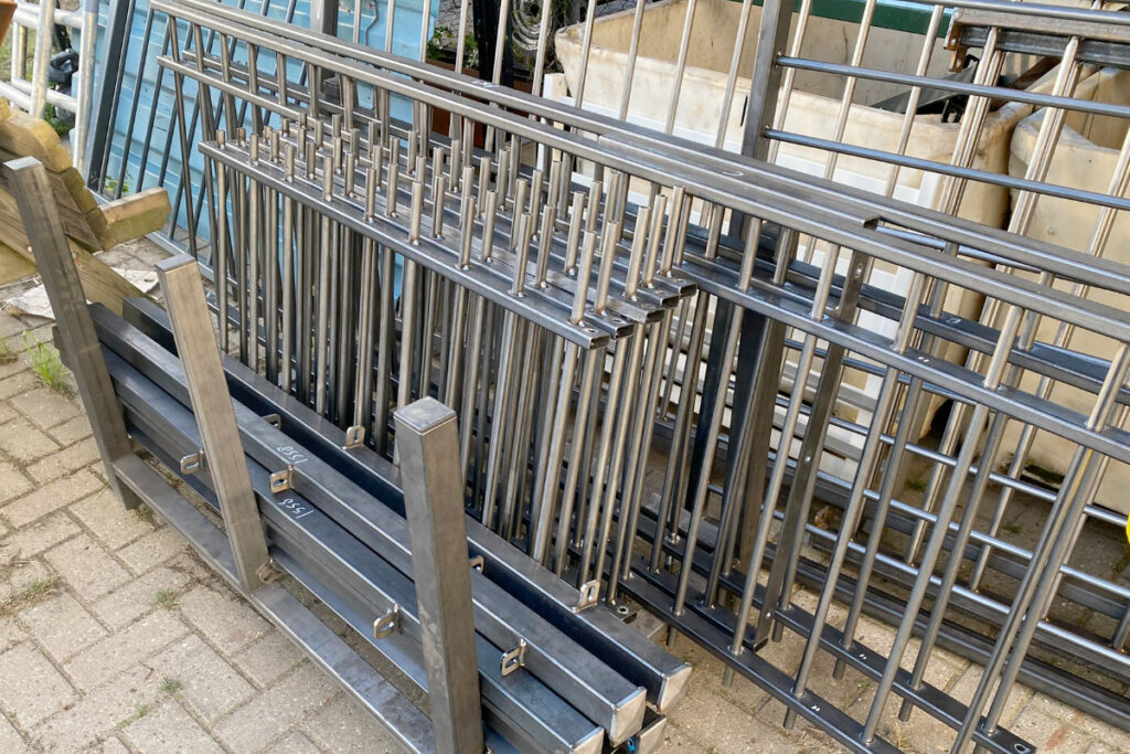 Stalen tuinhek laten lassen
