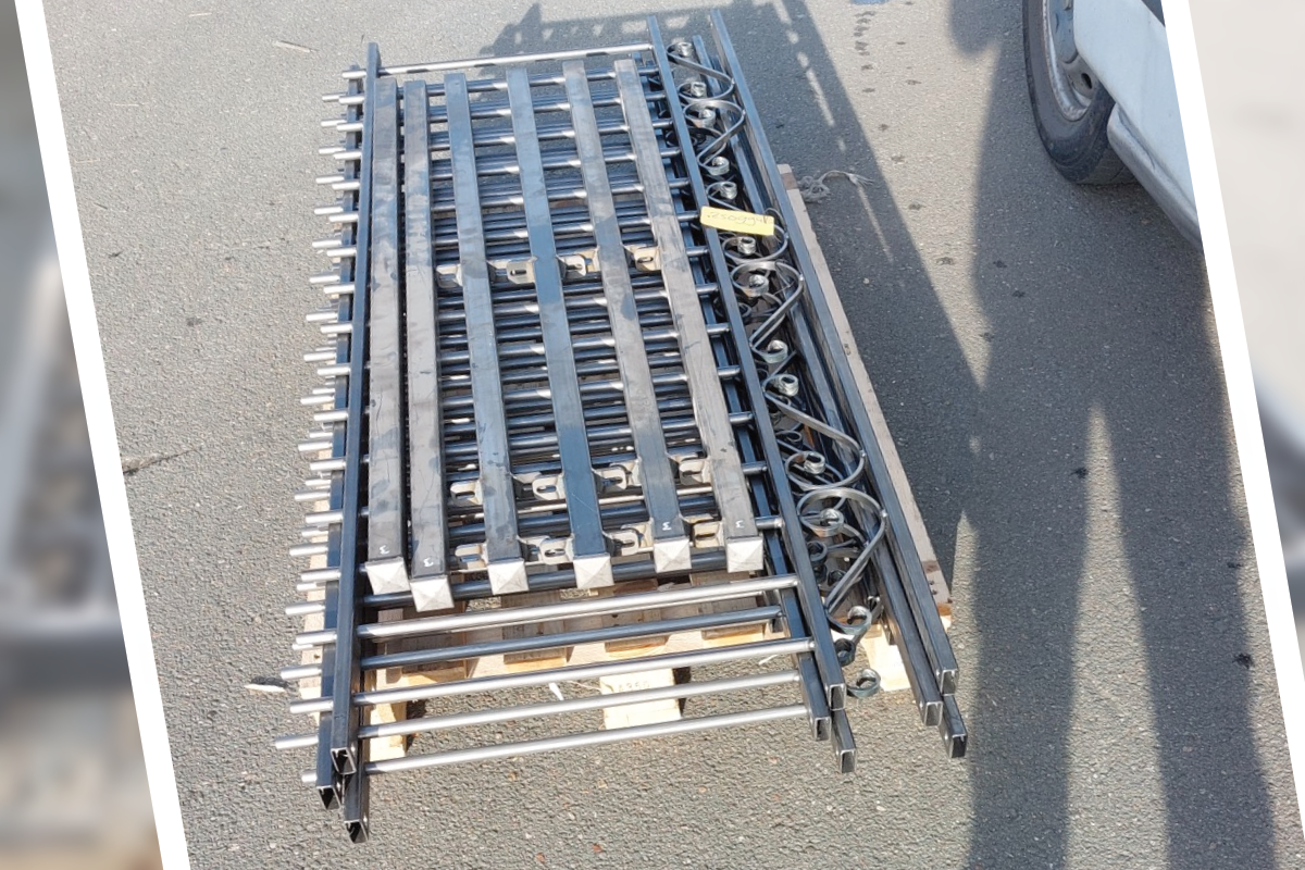 Sierhekwerk met krullen