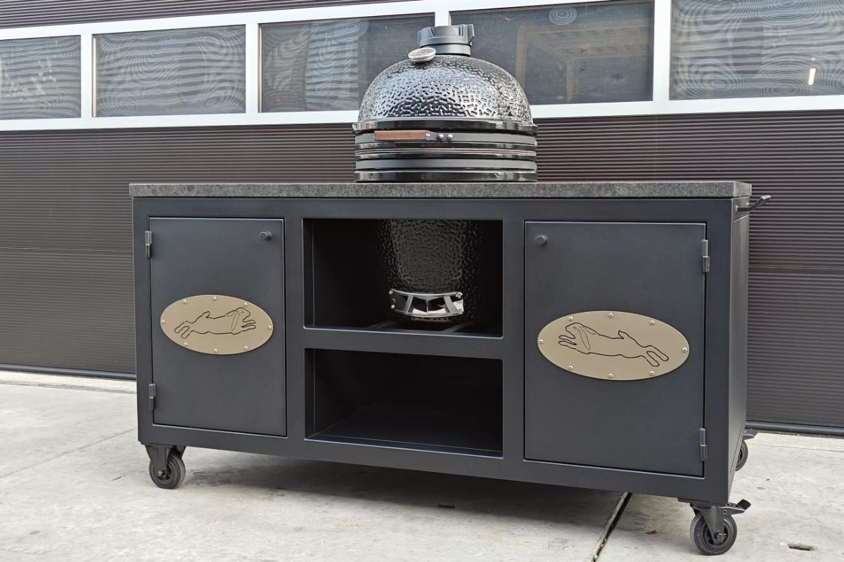 BBQ tafel met opbergruimte: slim indelen onder je werkblad