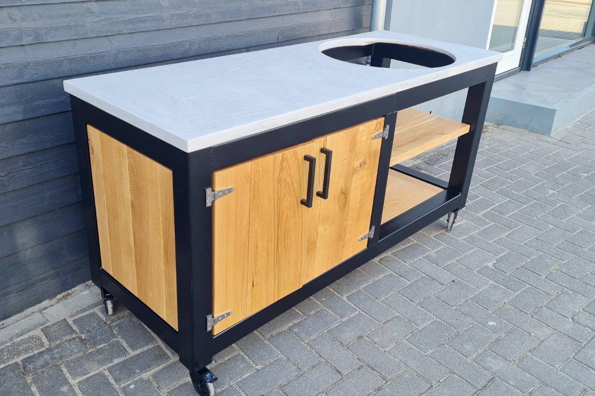 Stalen BBQ tafel met deuren en opbergruimte